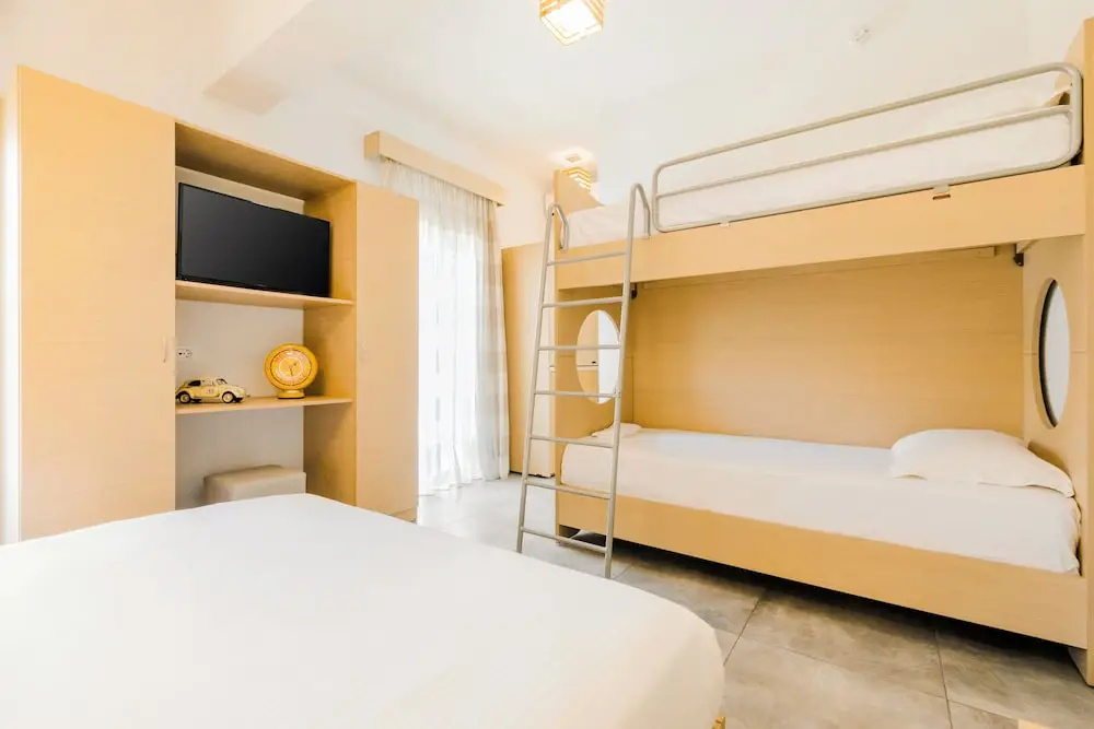 1 Bedroom Deluxe Apartment with balcony and with partial sea view