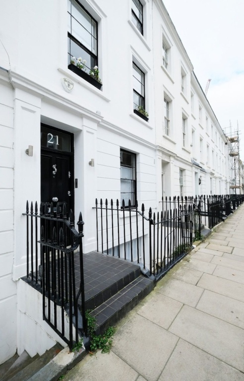 Lovely & Central Garden Flat in Victoria