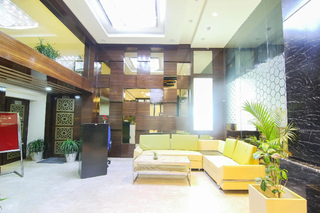 Lobby & Reception