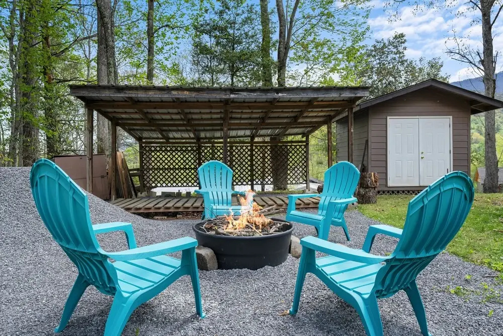 Cosby Mountain Lodge 4 Bedroom Home