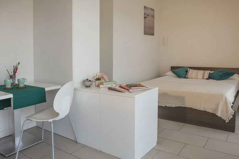 Двухместная студия Deluxe с балконом двуспальная кровать в Residence Sunrise Cesenatico
