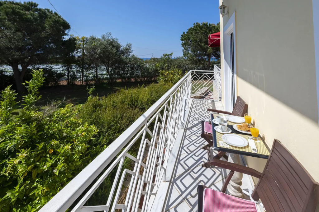 Balcony & Terrace