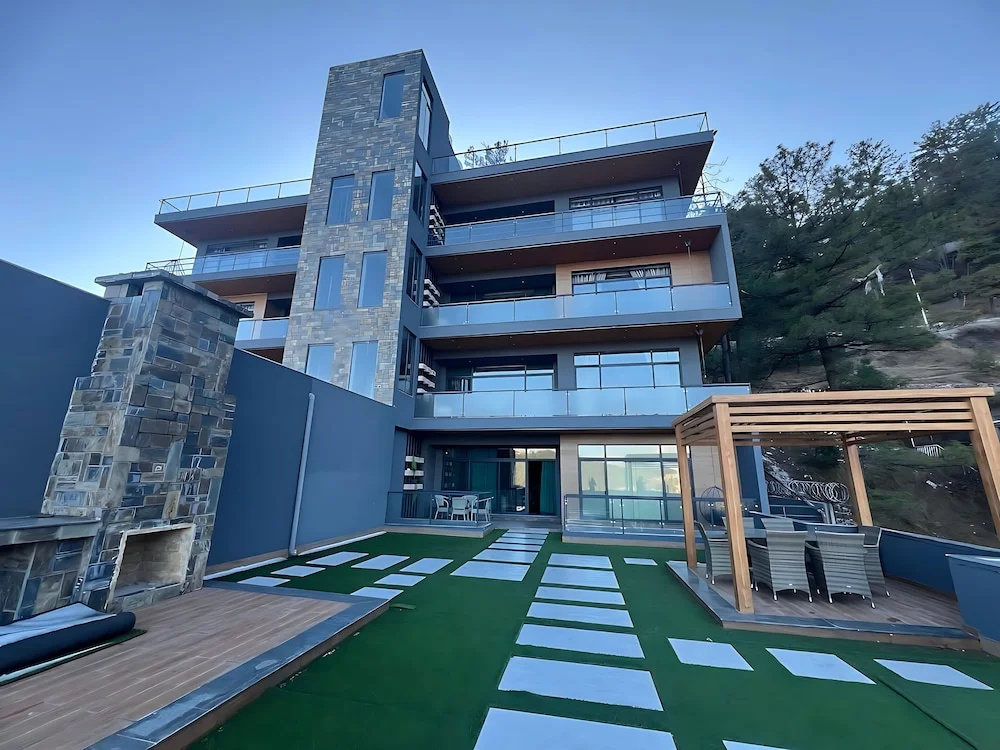 Ultra Luxury Boutique Apartment - Murree