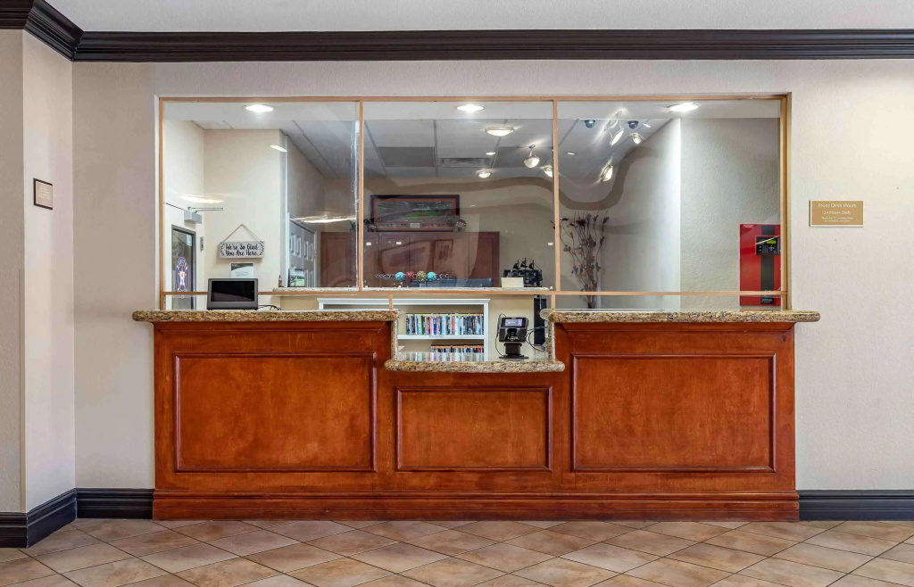 Lobby & Reception