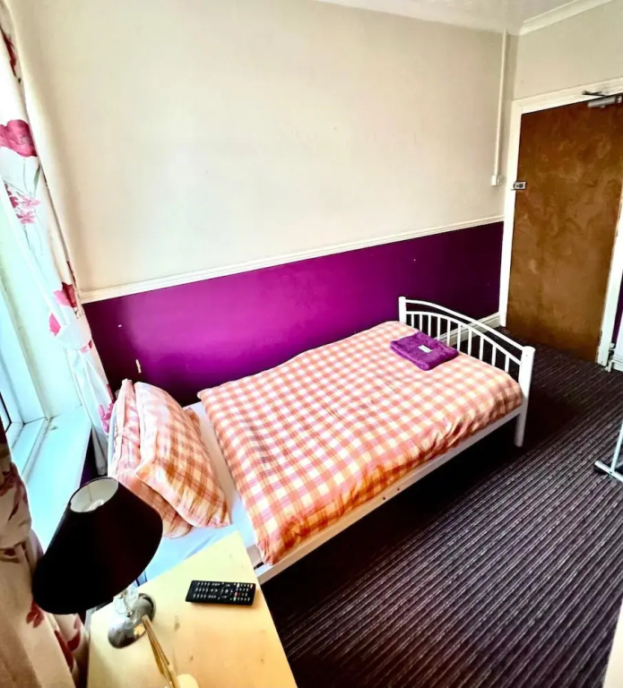 Economy room
