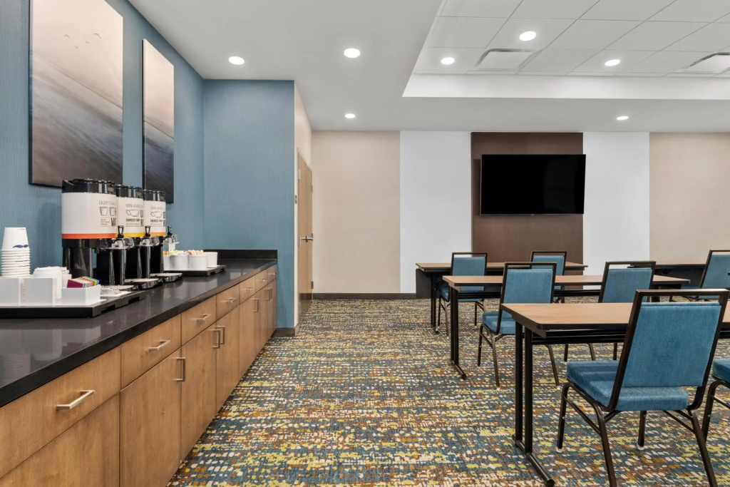Hampton Inn By Hilton Cornwall - фото 26