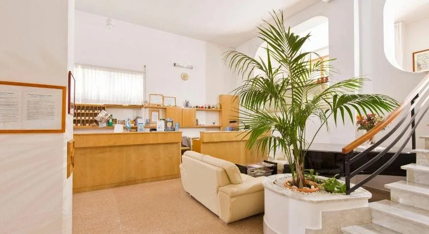 Lobby & Reception