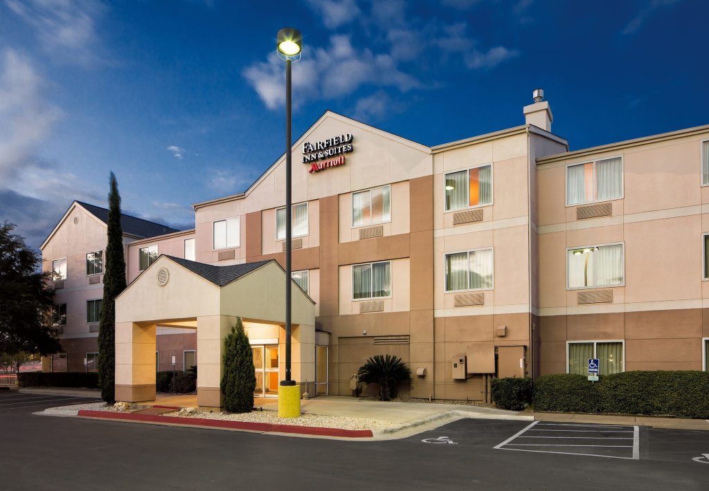 Fairfield Inn & Suites by Marriott Austin South image
