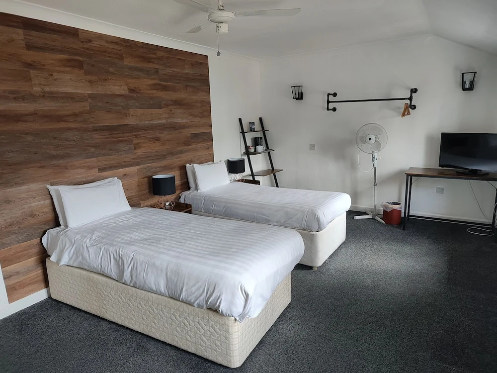 Economy Double room (twin beds)
