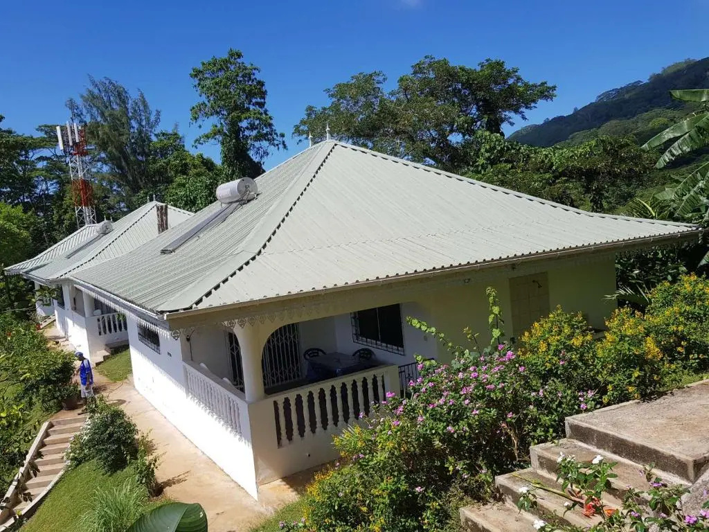 2 Bedrooms Chalet