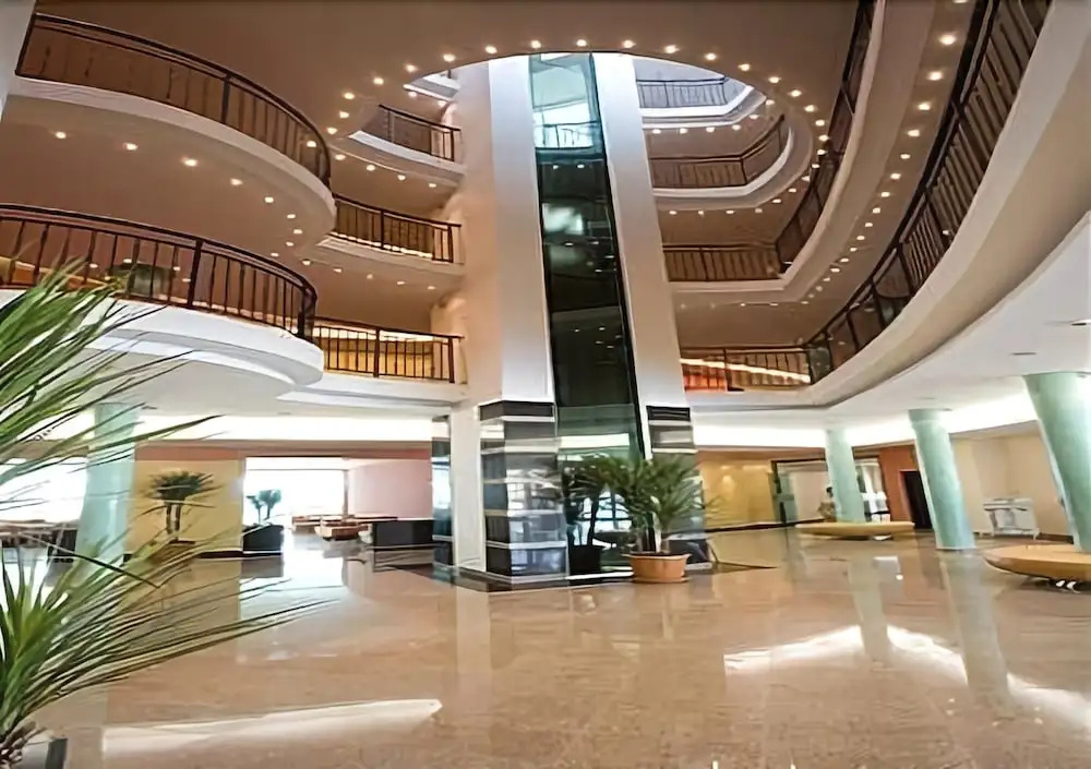 Lobby & Reception