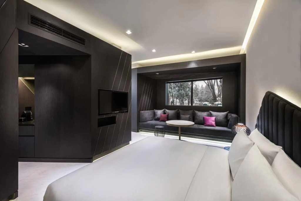 Standard Double room with park view (full double bed)