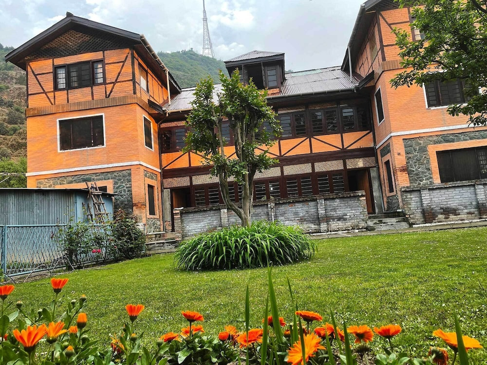 Lakshmi Guest House