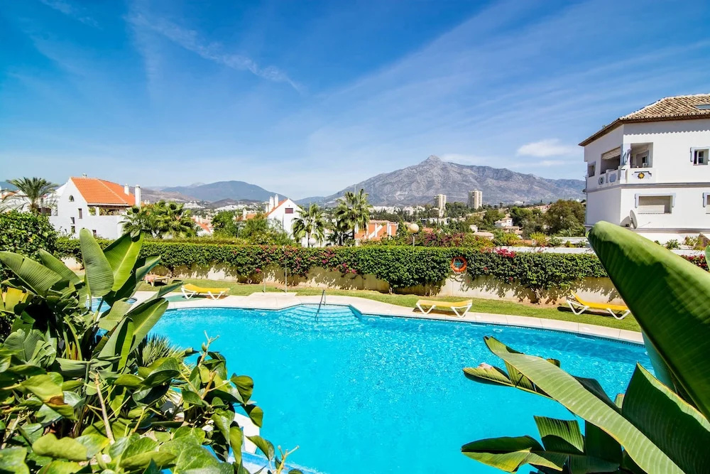 SAA2 Stunning 3 bedroom apt in Puerto Banus Roomservice
