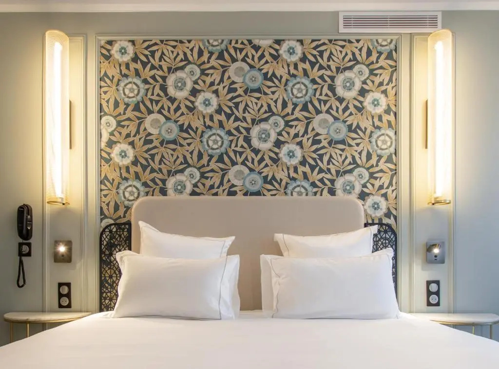 Deluxe Double room (full double bed)
