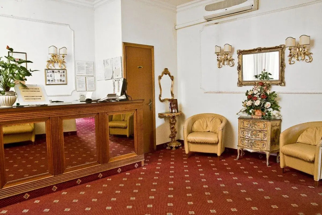 Hotel photo 1