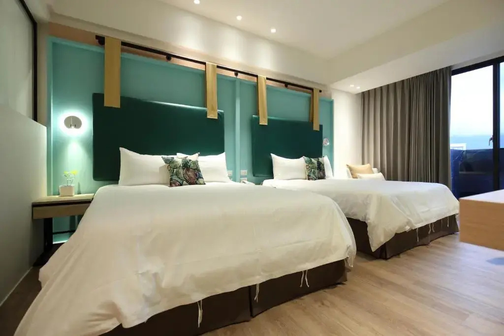 Standard Quadruple room with balcony