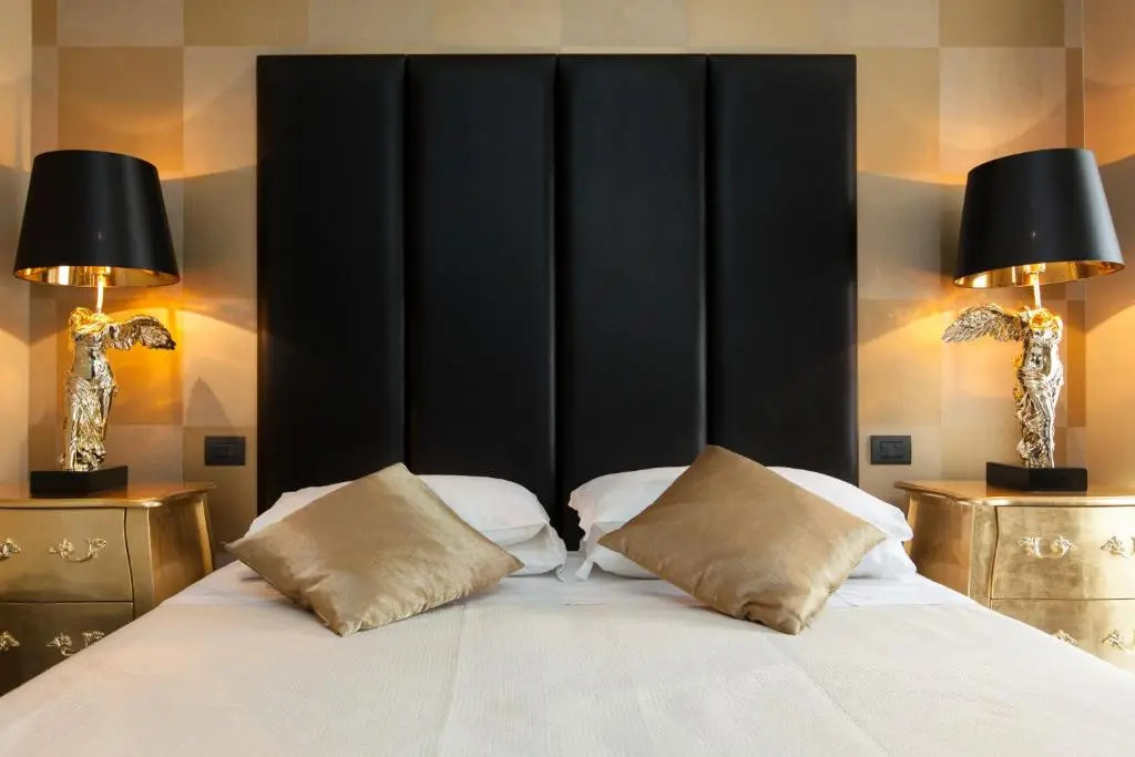 Deluxe Double room (full double bed)