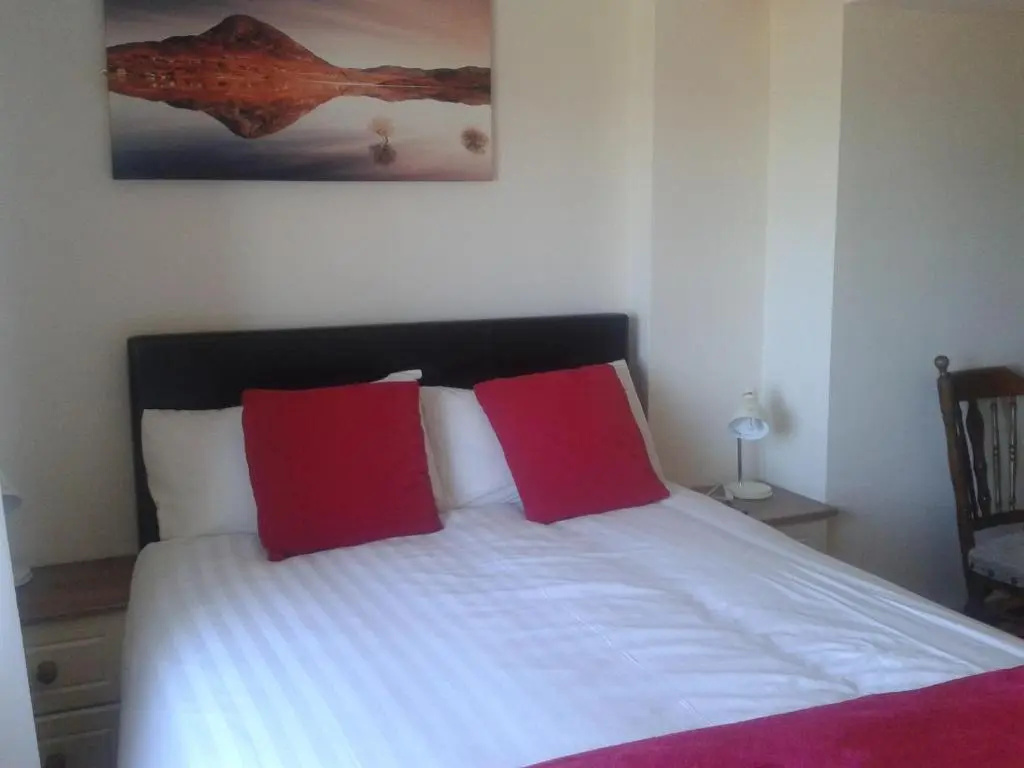 Deluxe Double room with sea view (full double bed)
