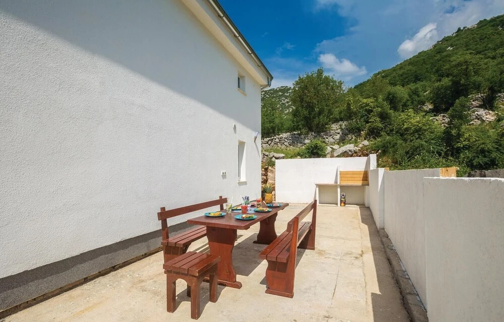 Nice Home in Lukovo with Hot Tub, WiFi & 4 Bedrooms