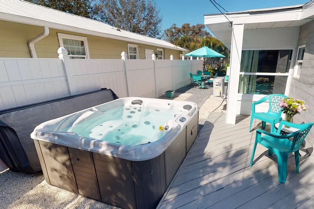 Modern Grove Beautiful 3 Bedroom Home