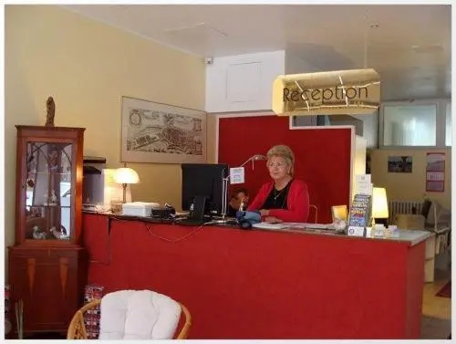 Lobby & Reception