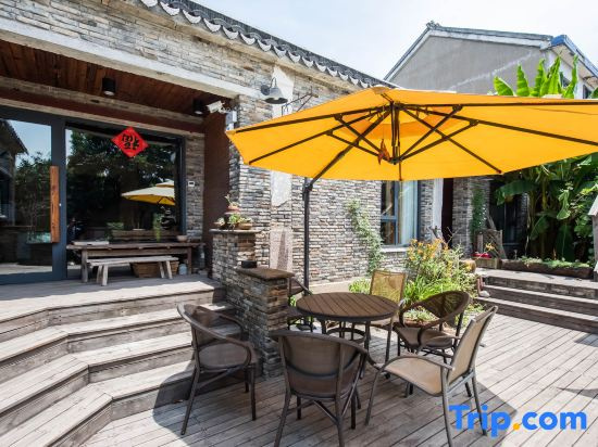 Suzhou Yangcheng Lake and the accompanying courtyard homestay