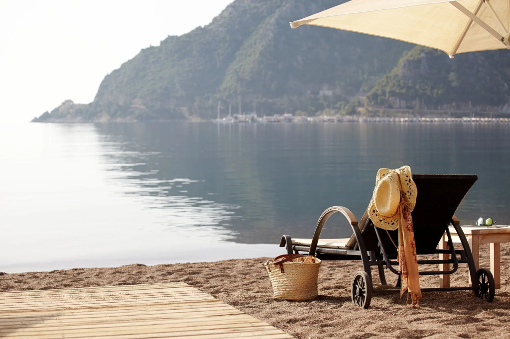 Beach & Waterfront