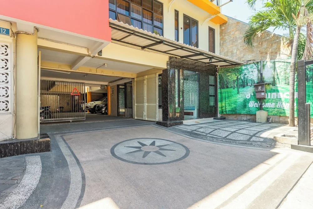 Hotel O Surabaya City Center Near Wonokromo Station in Surabaya