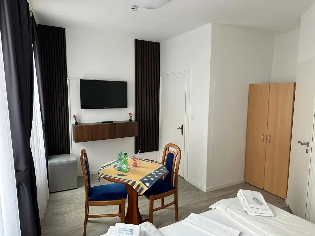 Economy room