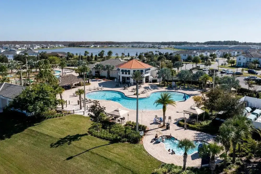 Gorgeous 4Bd w/ Screened Pool Close to Disney 4289