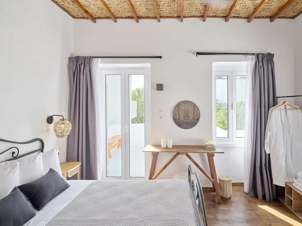 1 Bedroom Cottage with balcony and with sea view