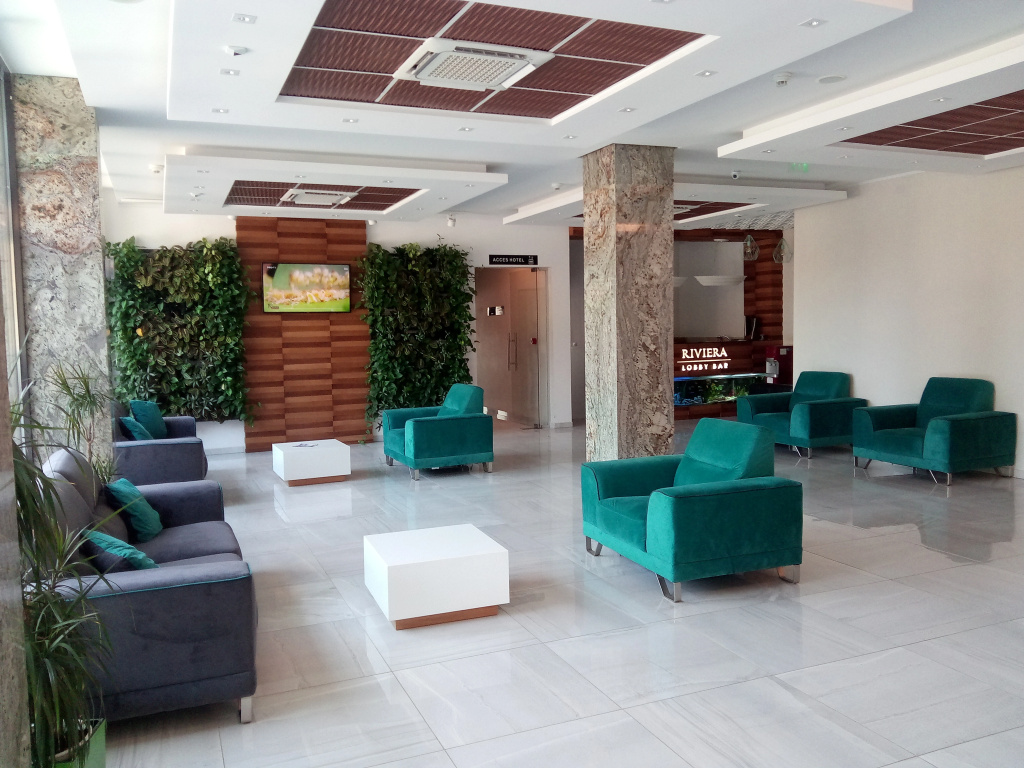 Lobby & Reception