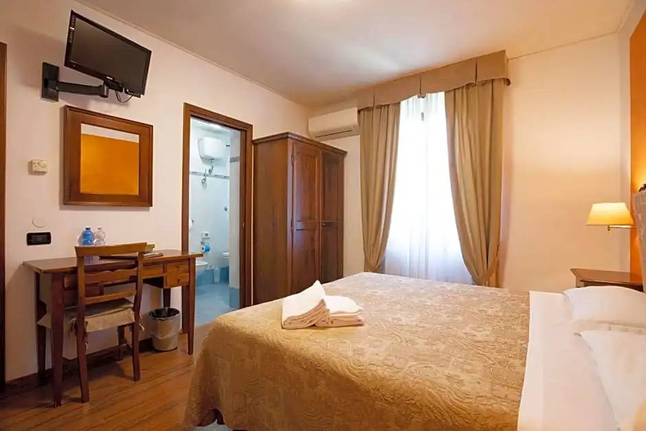 Economy room