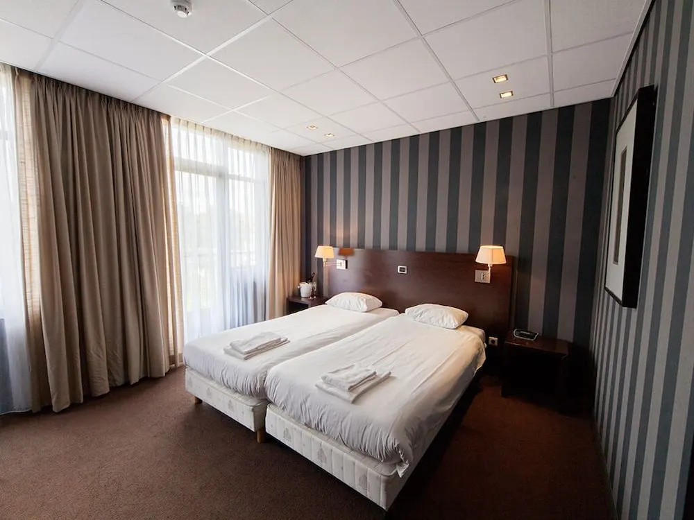 Standard Double room with balcony (full double bed)