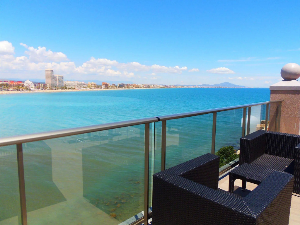 Beach & Waterfront