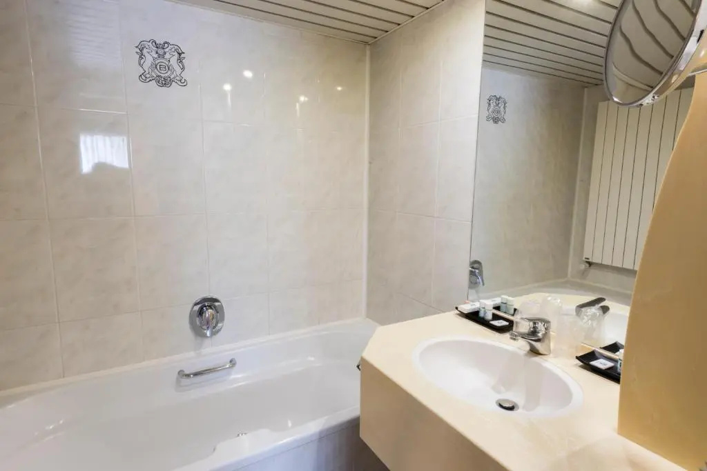 Classic Double room (full double bed)