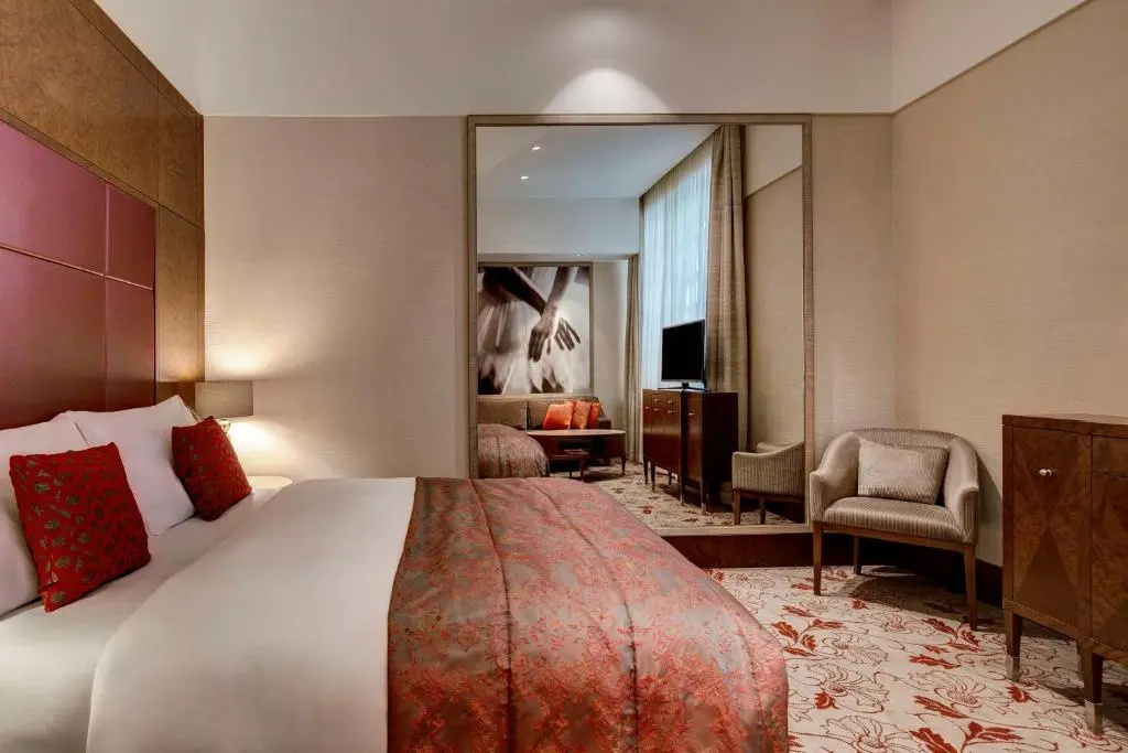 Deluxe Double room (full double bed)