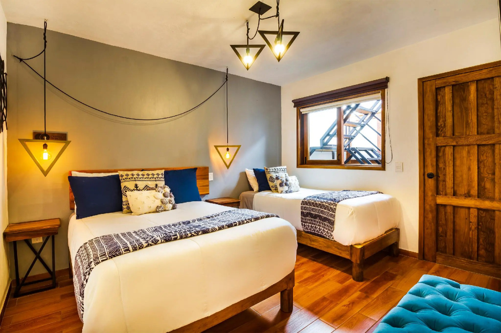 Standard Triple room