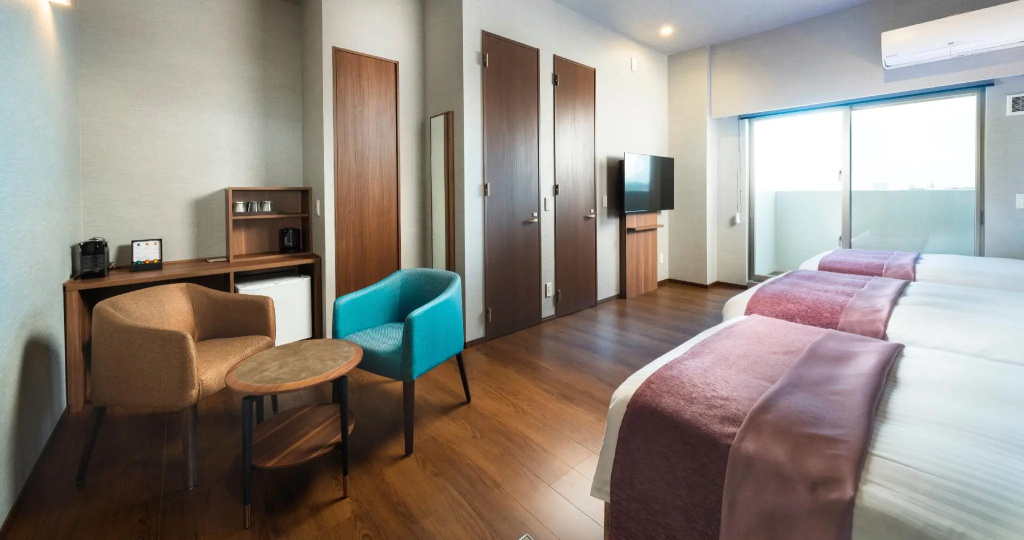 Standard Triple room