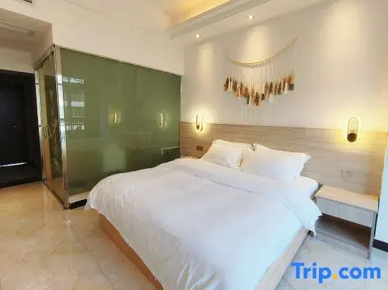 Standard Double room with city view (full double bed)