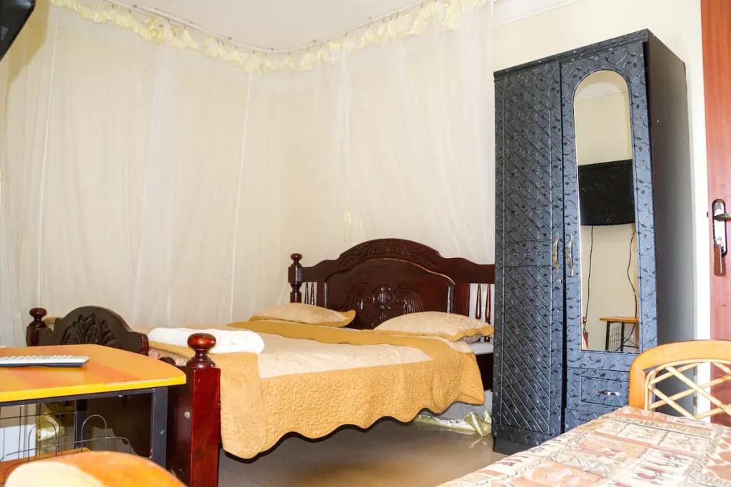 Standard Double room (full double bed)