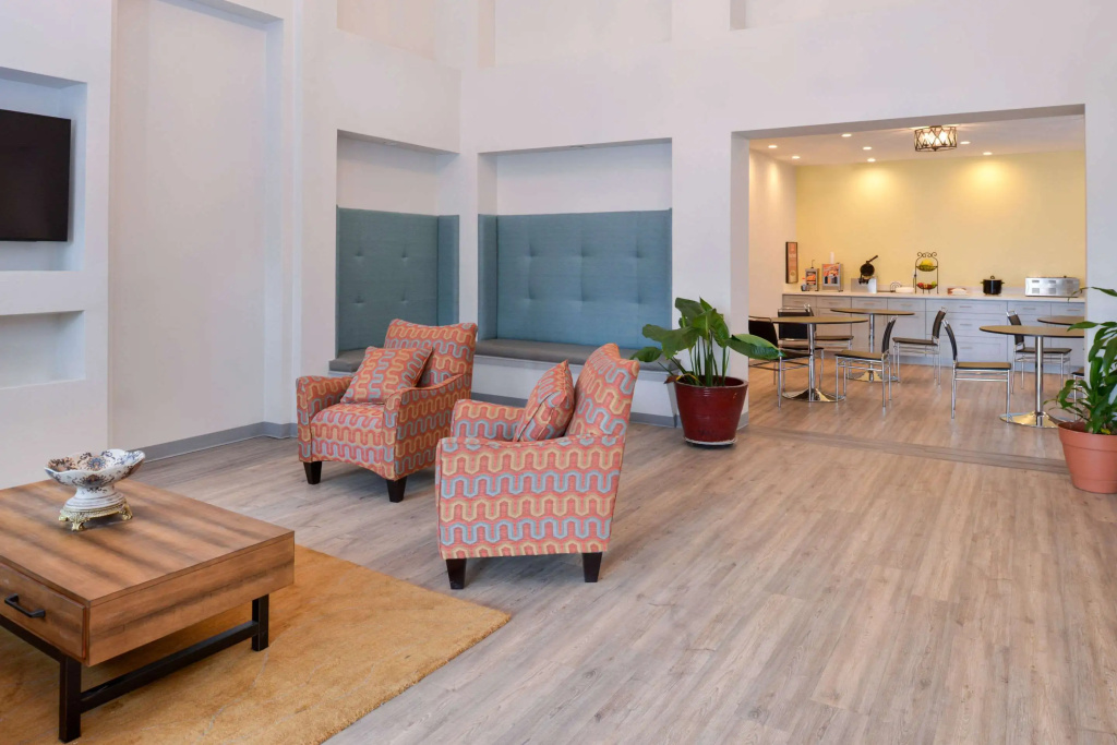 Lobby & Reception