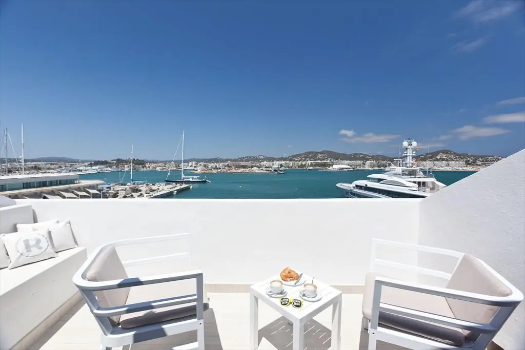Ryans La Marina - Général
