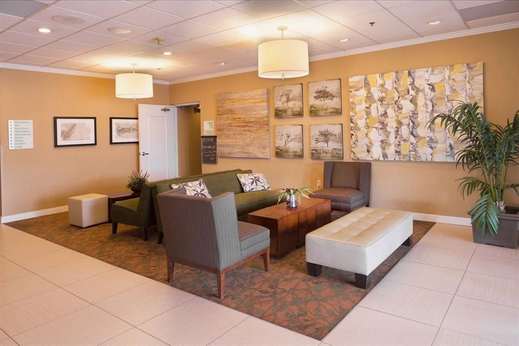 Lobby & Reception