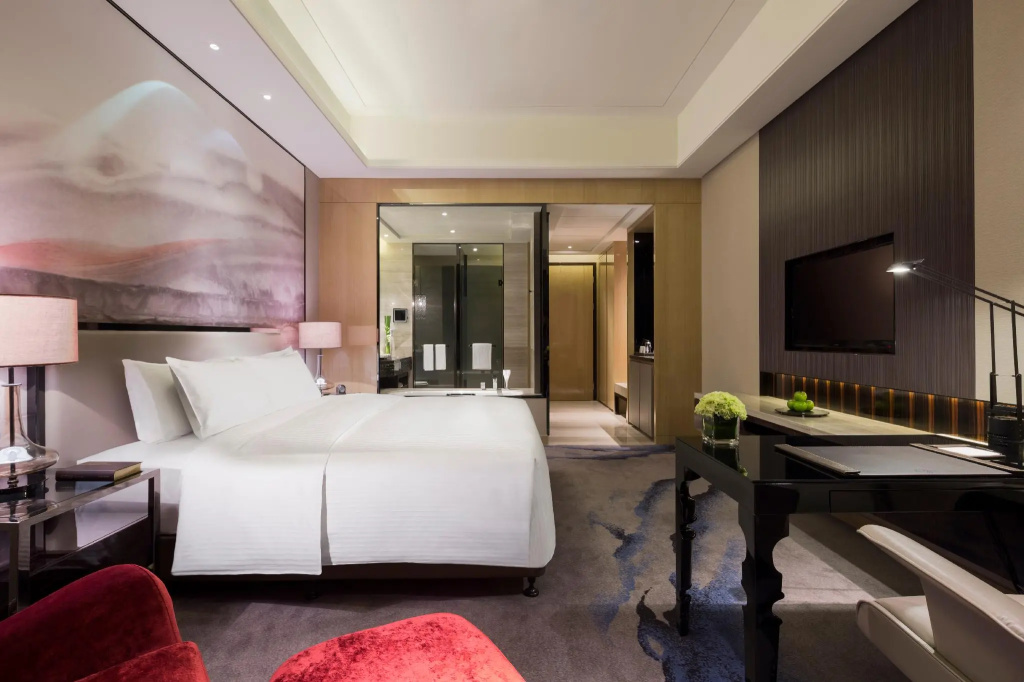 Deluxe Double room (full double bed)