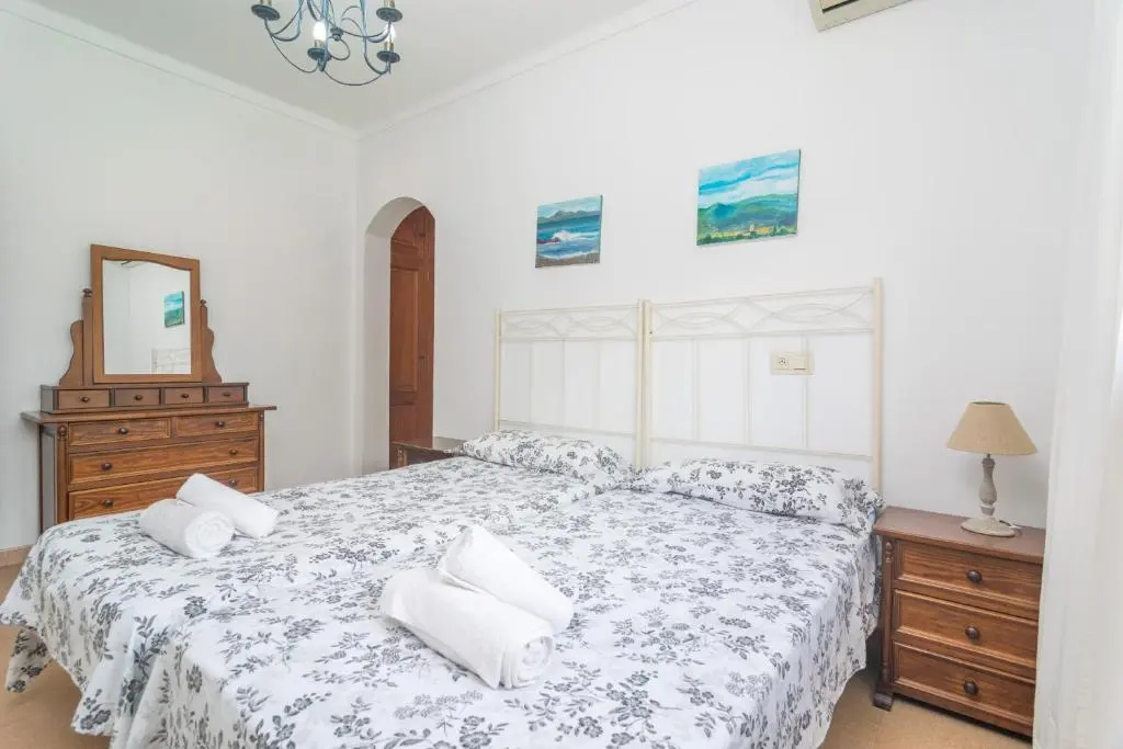 3 Bedrooms Villa