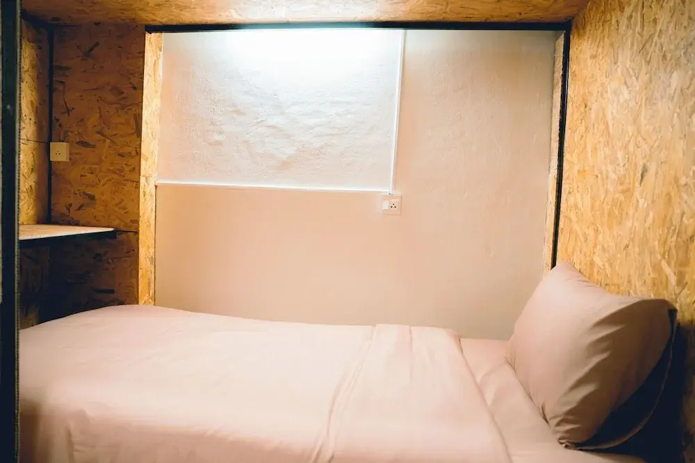 Отель Comfy Corner Hostel в Бангкоке
