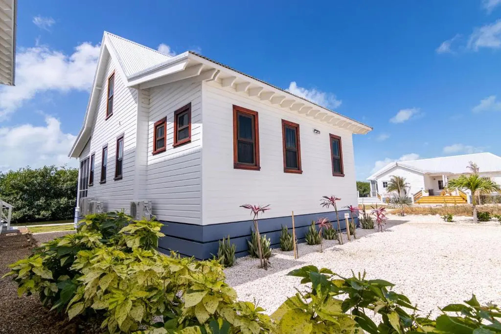 Paradise Cottage 3 bedroom 4 beds, 1 Full Bath - Private