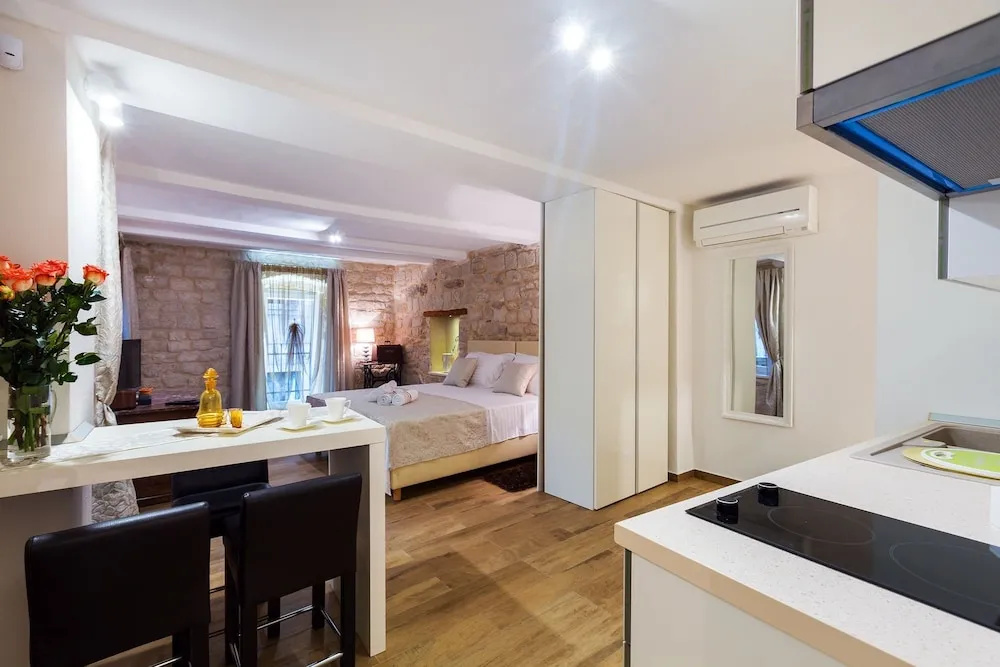 Deluxe Apartment with balcony